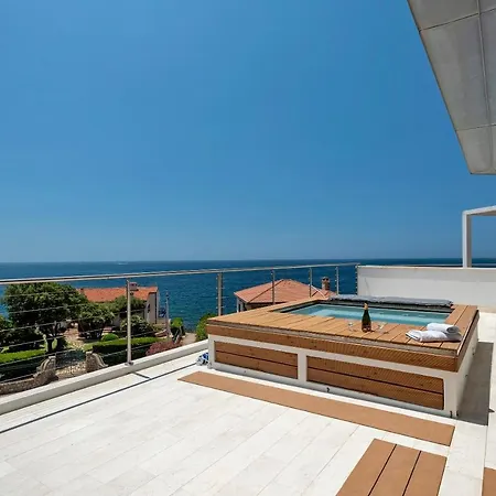 Luxury Seafront With Rooftop Pool & Stunning Sea Views * 费尔蒂利亚