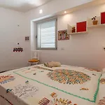 Vila Luxury Seafront With Rooftop Pool & Stunning Sea Views *