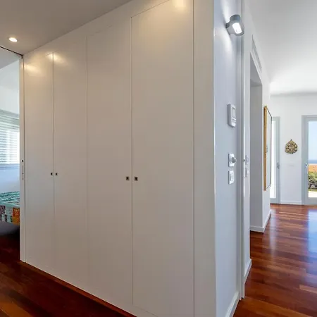 Luxury Seafront With Rooftop Pool & Stunning Sea Views Βίλα