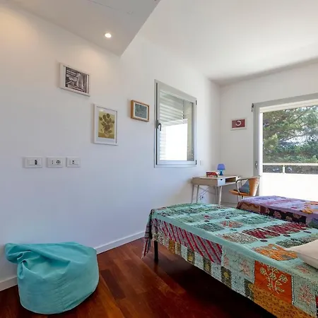 别墅 Luxury Seafront With Rooftop Pool & Stunning Sea Views 费尔蒂利亚