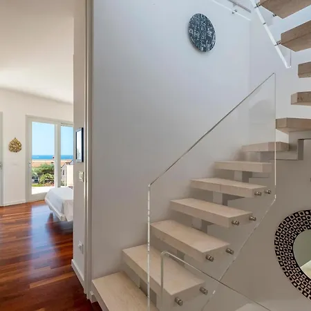 Luxury Seafront With Rooftop Pool & Stunning Sea Views فيلة فيرتيليا