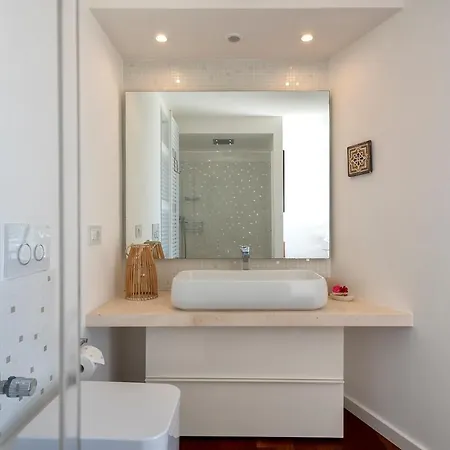 Luxury Seafront With Rooftop Pool & Stunning Sea Views * 费尔蒂利亚