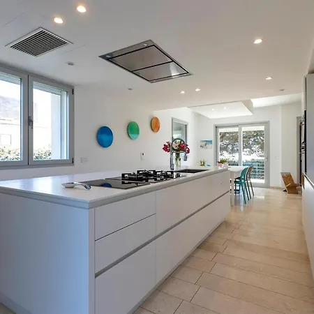 Luxury Seafront With Rooftop Pool & Stunning Sea Views Villa Fertilia