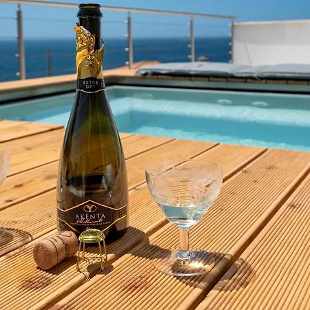 Villa Luxury Seafront With Rooftop Pool & Stunning Sea Views *