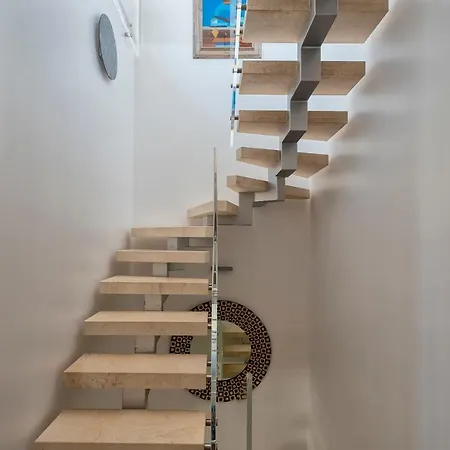 Luxury Seafront With Rooftop Pool & Stunning Sea Views