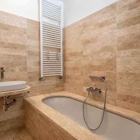 Luxury Seafront With Rooftop Pool & Stunning Sea Views Villa *