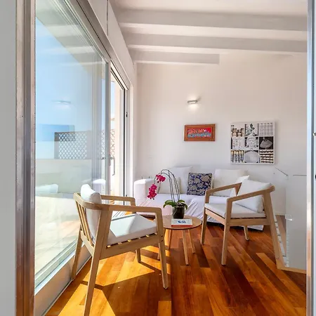 Luxury Seafront With Rooftop Pool & Stunning Sea Views Villa