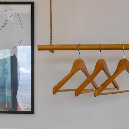 Luxury Seafront With Rooftop Pool & Stunning Sea Views *