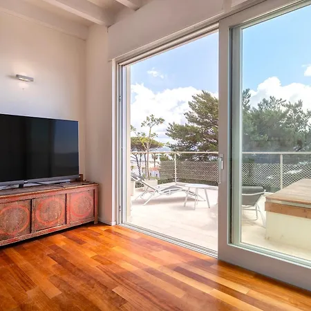 Luxury Seafront With Rooftop Pool & Stunning Sea Views * 费尔蒂利亚