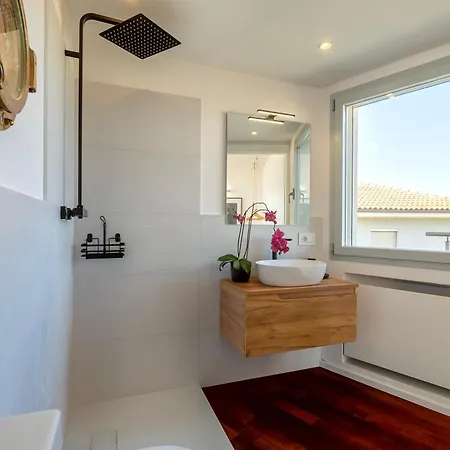 Villa Luxury Seafront With Rooftop Pool & Stunning Sea Views Fertilia