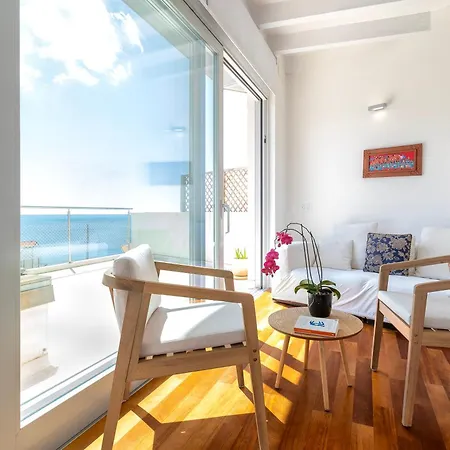 Luxury Seafront With Rooftop Pool & Stunning Sea Views 别墅 费尔蒂利亚