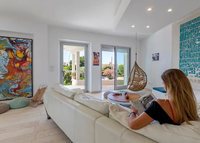 Luxury Seafront With Rooftop Pool & Stunning Sea Views Willa