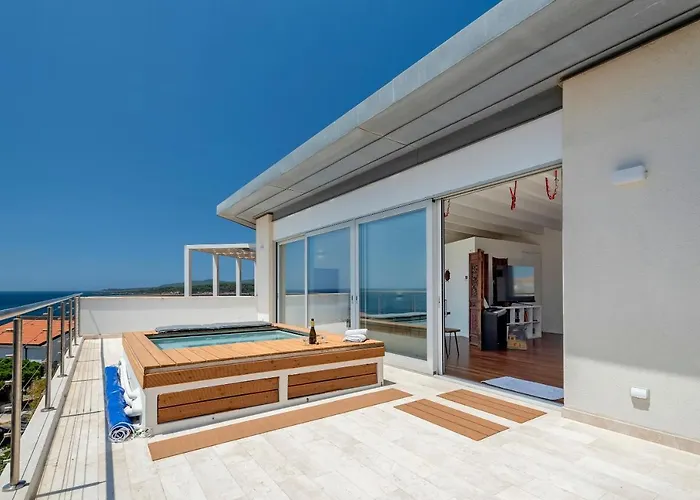 Luxury Seafront With Rooftop Pool & Stunning Sea Views Fertilia