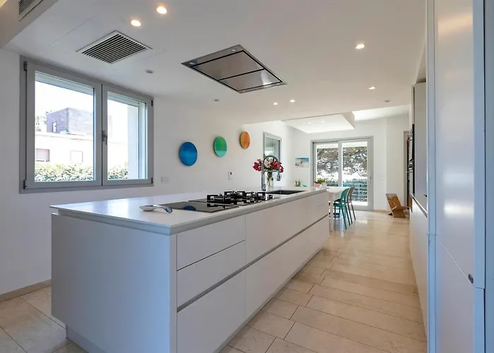 Luxury Seafront With Rooftop Pool & Stunning Sea Views Willa Fertilia