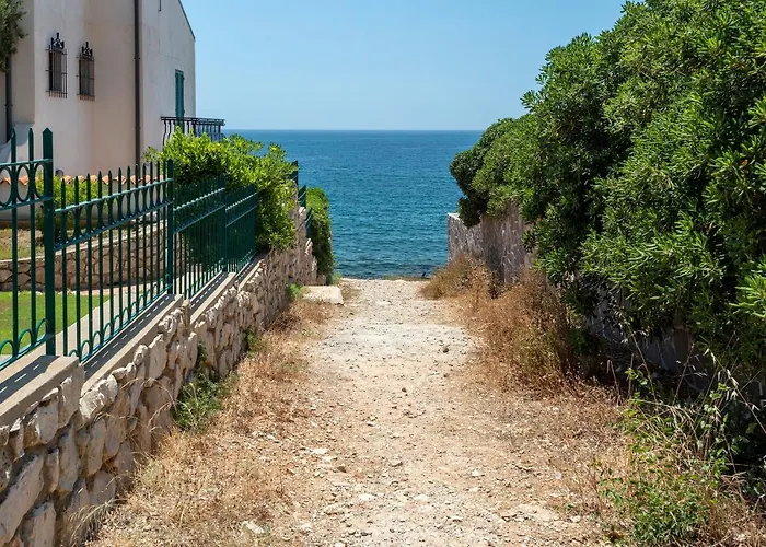 Willa Luxury Seafront With Rooftop Pool & Stunning Sea Views Fertilia