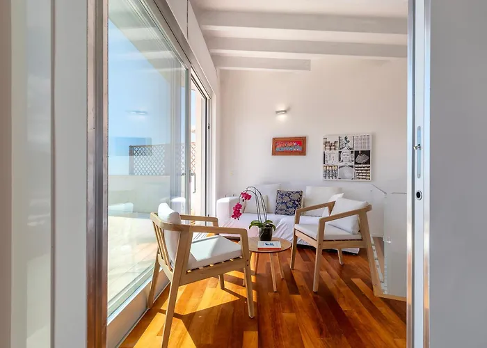Luxury Seafront With Rooftop Pool & Stunning Sea Views Willa