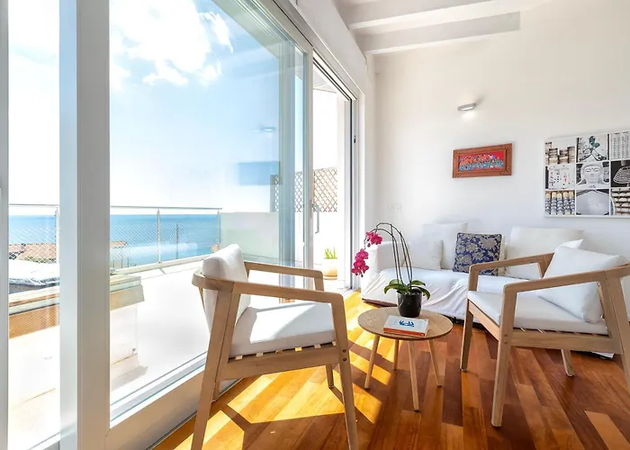 Luxury Seafront With Rooftop Pool & Stunning Sea Views Willa Fertilia